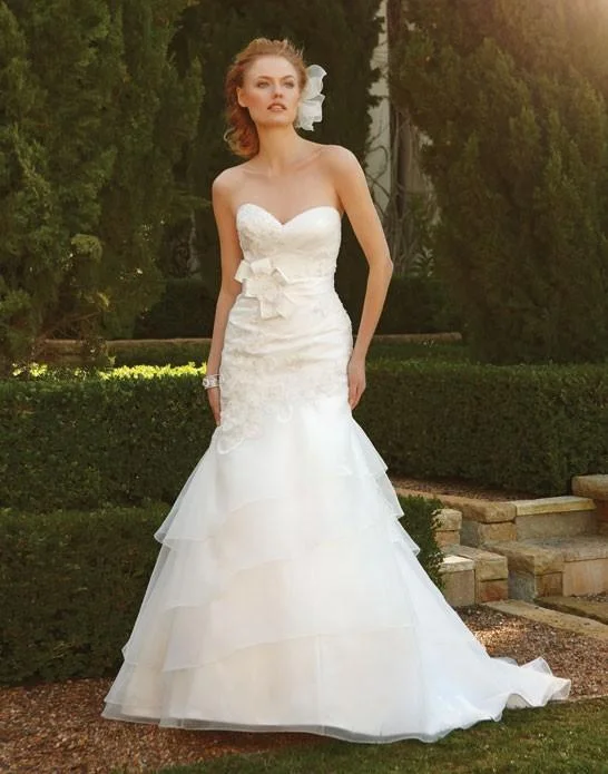 Striking Red Gown Casablanca Bridal 2043 size 10 Fit & Flare Wedding Dress Ruffle Bridal Gown Strapless Striking Red Gown Casablanca Bridal 2043 size 10 Fit & Flare Wedding Dress Ruffle Bridal Gown Strapless