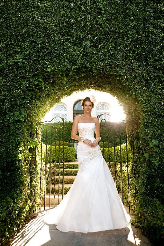 Dreamy Wedding Gown Casablanca Bridal Gown Style 2026 Size 20 Ivory / Silver Wedding Dress Dreamy Wedding Gown Casablanca Bridal Gown Style 2026 Size 20 Ivory / Silver Wedding Dress