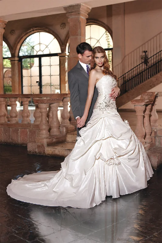 Figure-Flattering Gown Impression Bridal Dress 10010 Size 14 Ivory Ballgown Wedding Dress Figure-Flattering Gown Impression Bridal Dress 10010 Size 14 Ivory Ballgown Wedding Dress