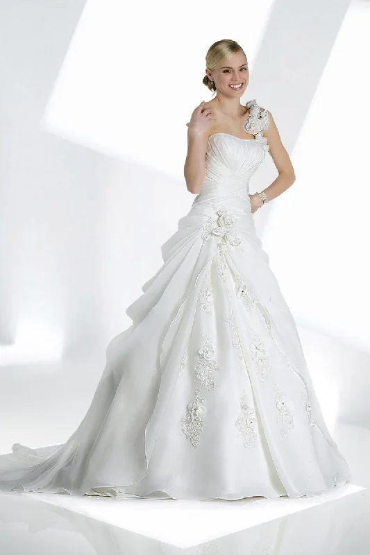 Silk Ball Gown Impression Bridal Gown 10068 Size 28 Ivory Wedding Dress Ballgown One Shoulder
