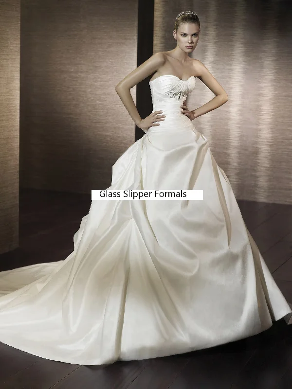 Elegant Tulle Gown Pronovias San Patrick Capri Bridal Gown Size 10 Off White Wedding Dress Elegant Tulle Gown Pronovias San Patrick Capri Bridal Gown Size 10 Off White Wedding Dress