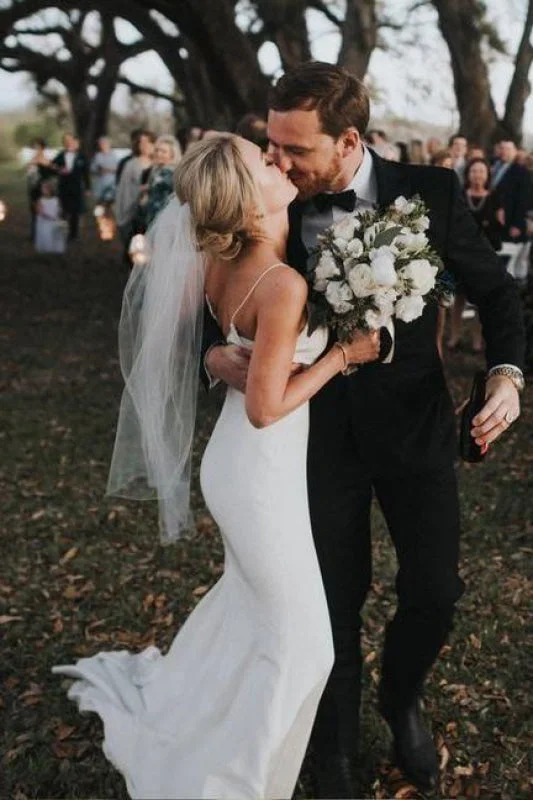 Red Carpet Dress Spaghetti Straps Mermaid Backless V-Neck Beach Simple Boho Wedding Dress