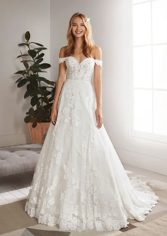Perfect Fit Dress White One Bridal OLIOLA Size 16 Pronovias Wedding Dress Lace Off the Shoulder A Line Gown Perfect Fit Dress White One Bridal OLIOLA Size 16 Pronovias Wedding Dress Lace Off the Shoulder A Line Gown