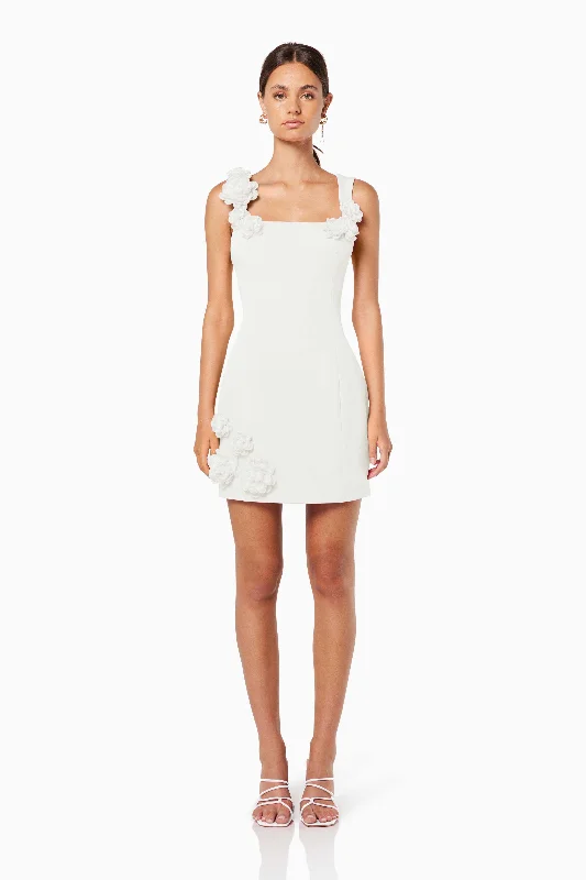 Red Carpet Dress Trompe 3D Floral Mini Dress In White